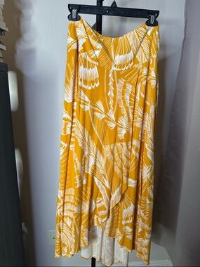 Yellow Floral High-Low Maxi Skirt - Lightweight Flow